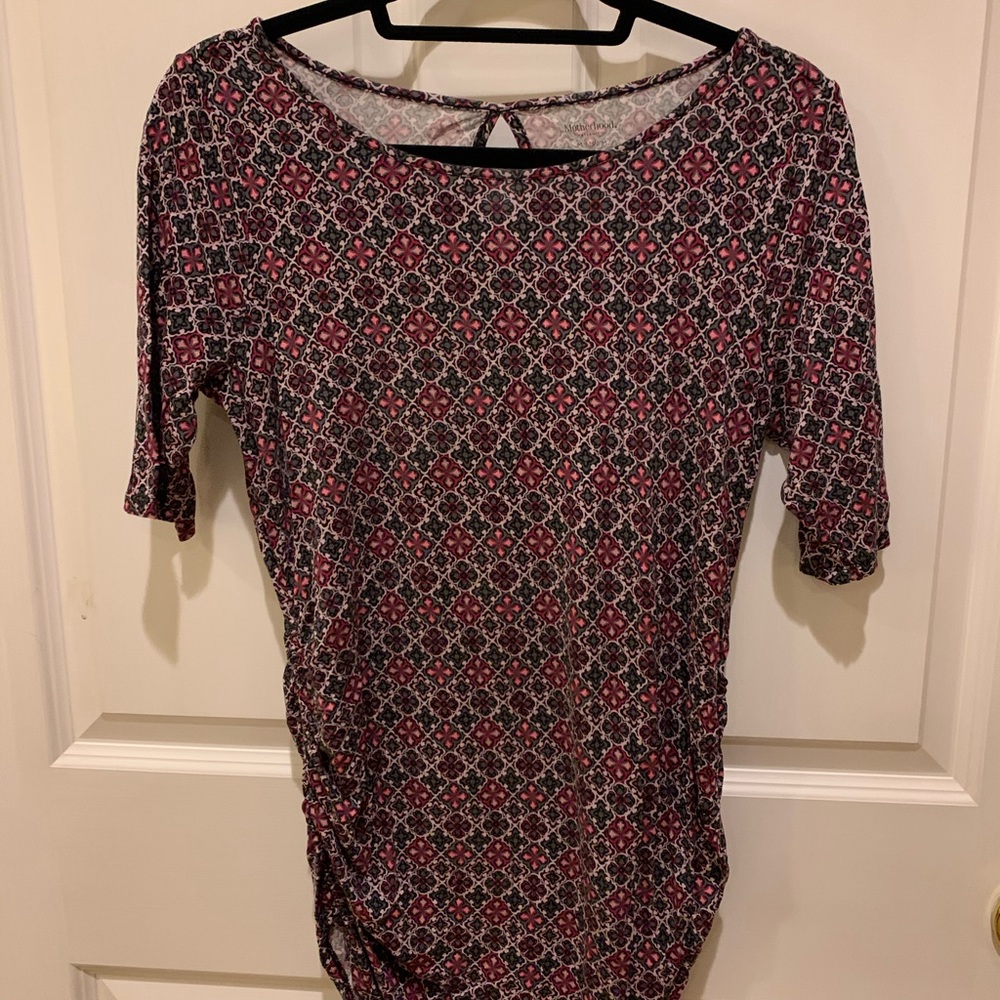 Patterned keyhole Stretch Maternity Shirt